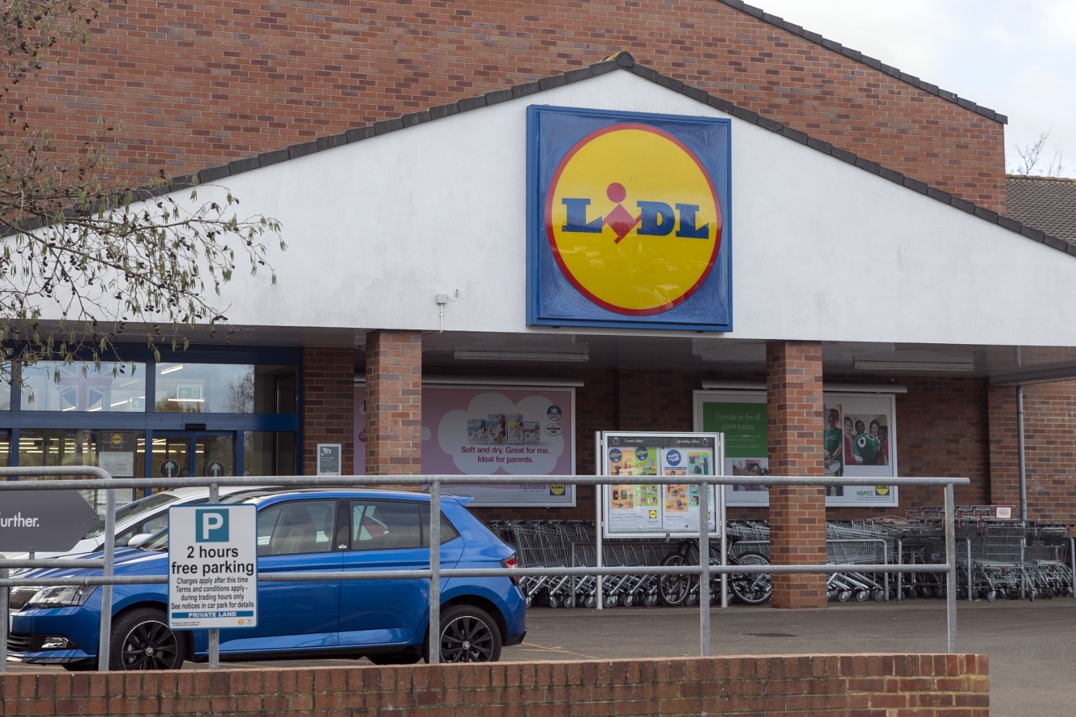 Christmas jumper proves hit for Lidl as festive sales rise