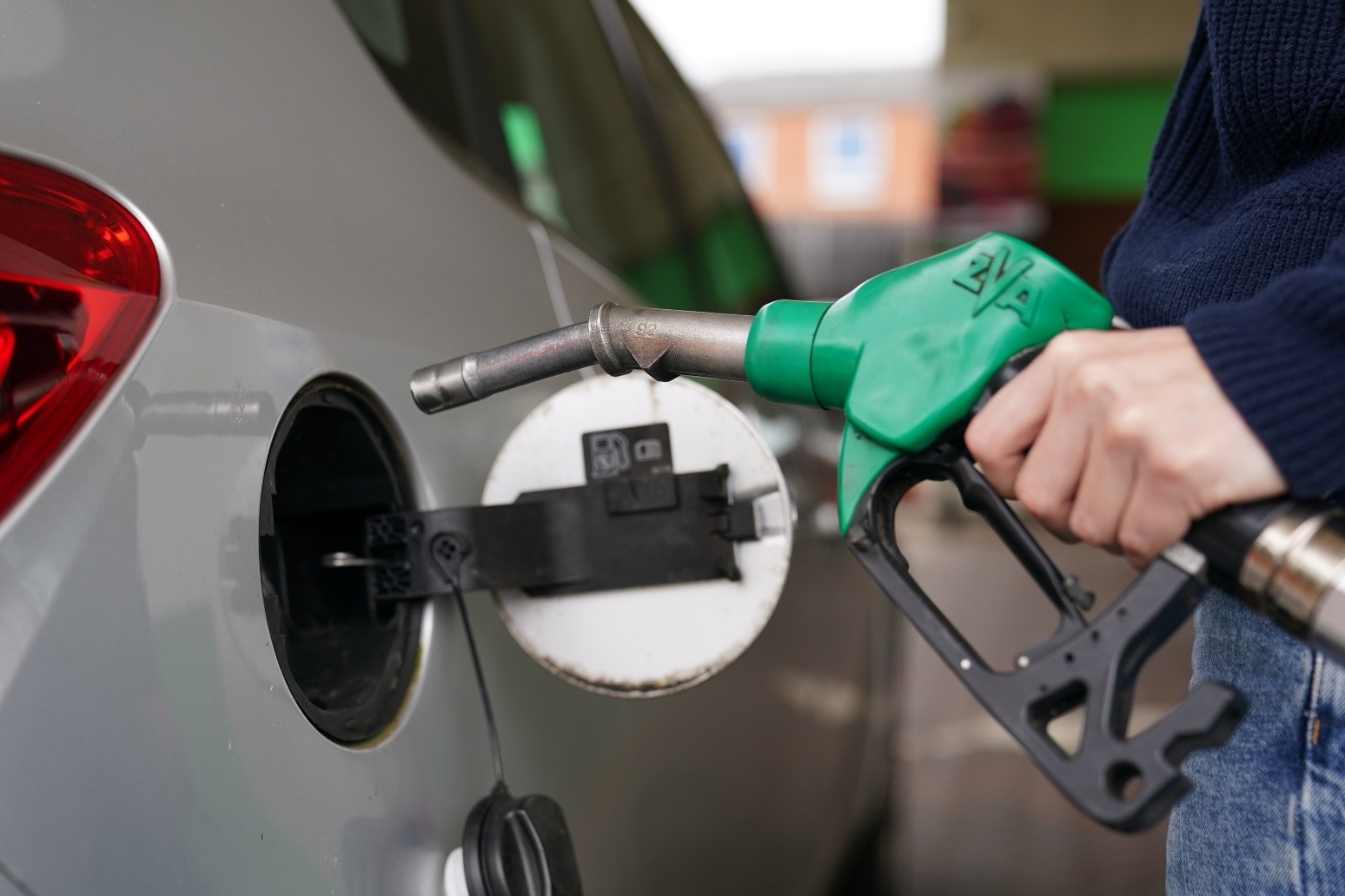 Fuel prices should be 3p a litre lower says the AA