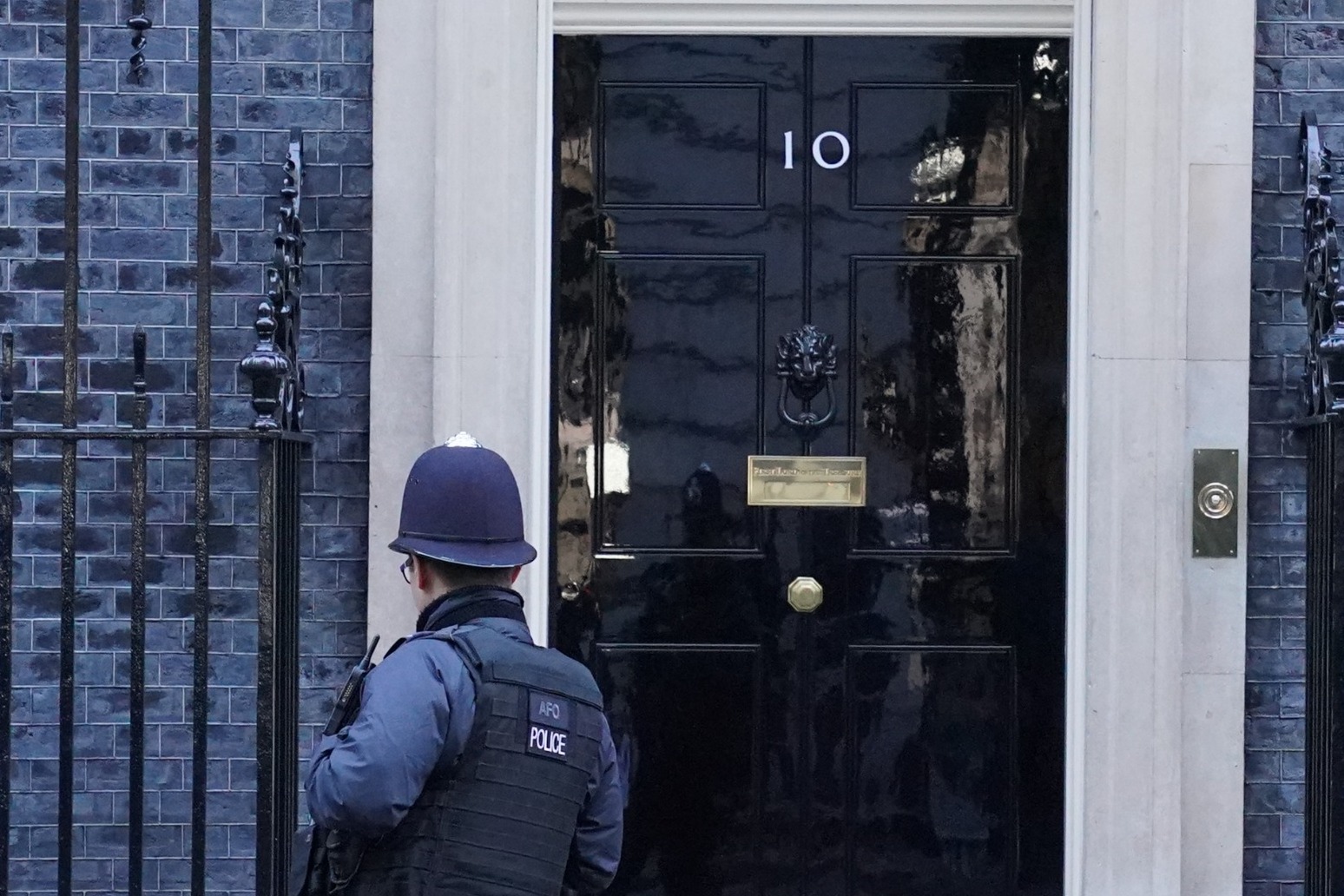 No 10 to publish limited Sue Gray report  but does not commit to full version