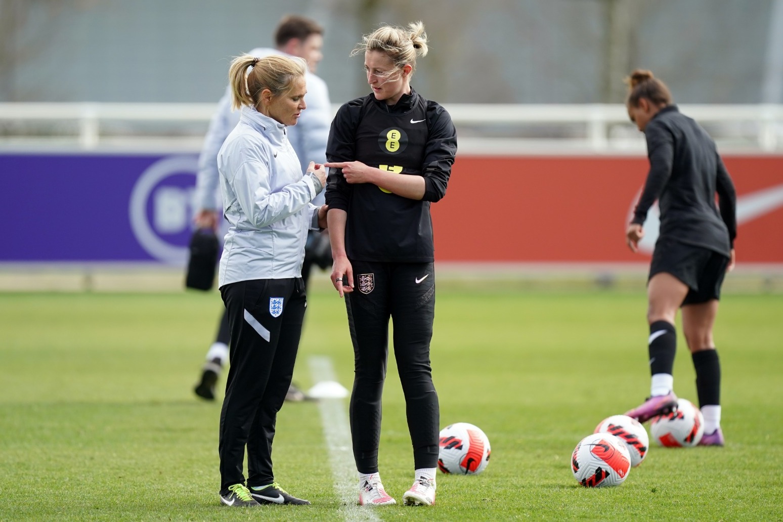 Sarina Wiegman speaks up for disappointed Steph Houghton