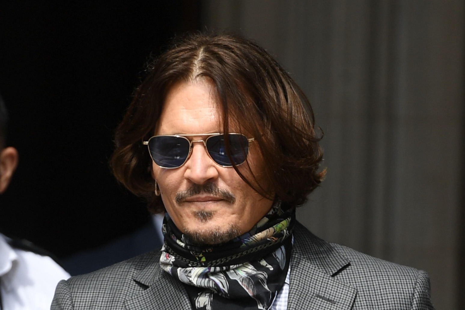 Johnny Depp I am a southern gentleman as violent text messages shown in court