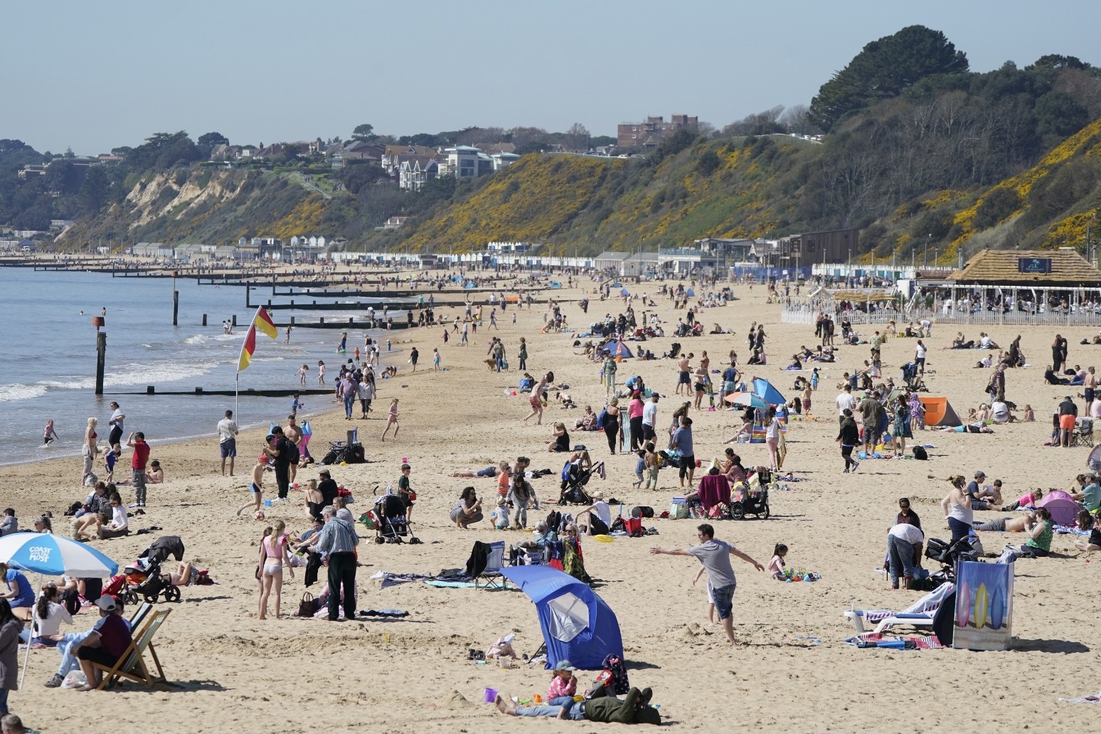 UK set for warm weather ahead of Easter Sunday following hottest day of year