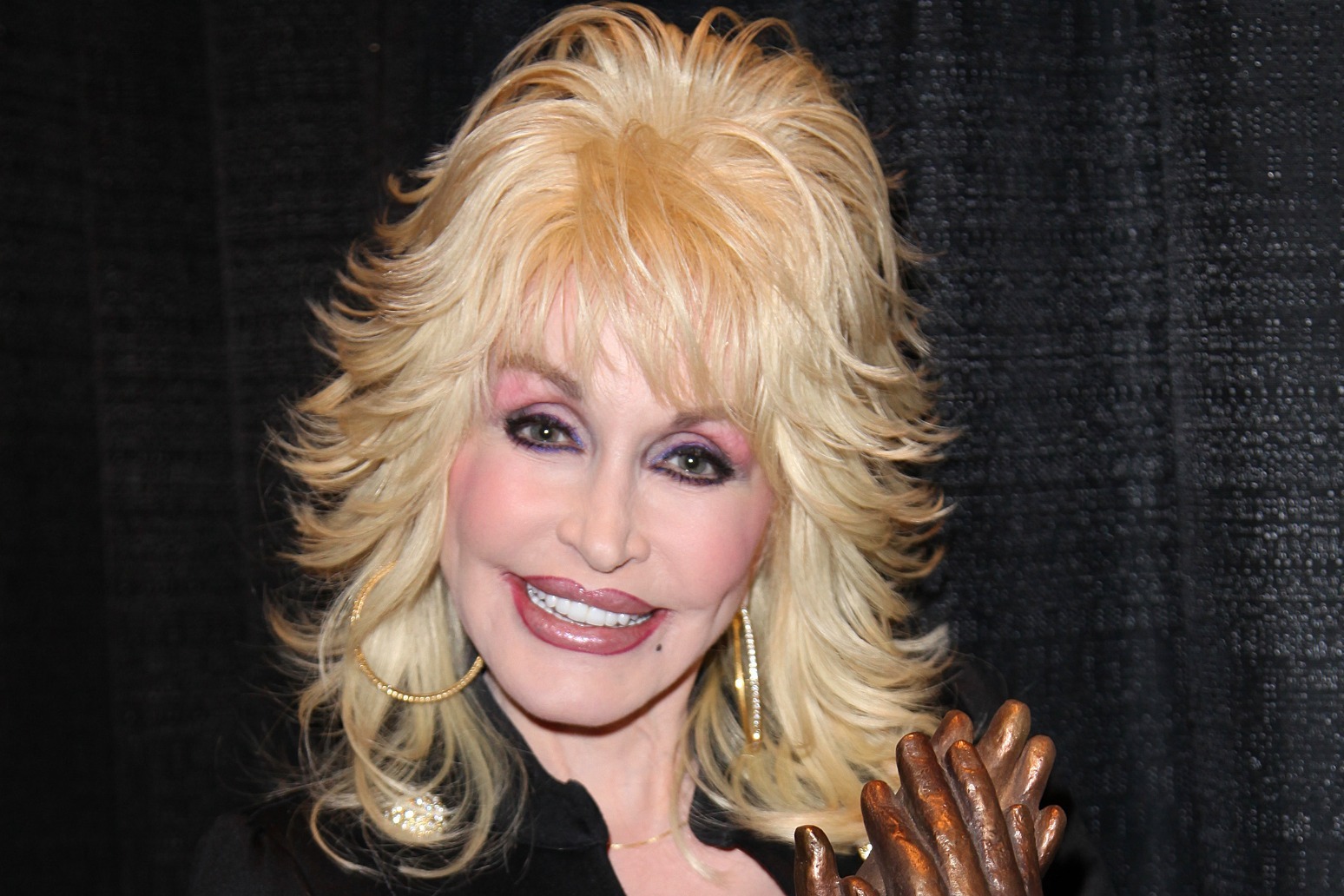 Dolly Parton withdraws from race to be inducted into Rock  Roll Hall of Fame