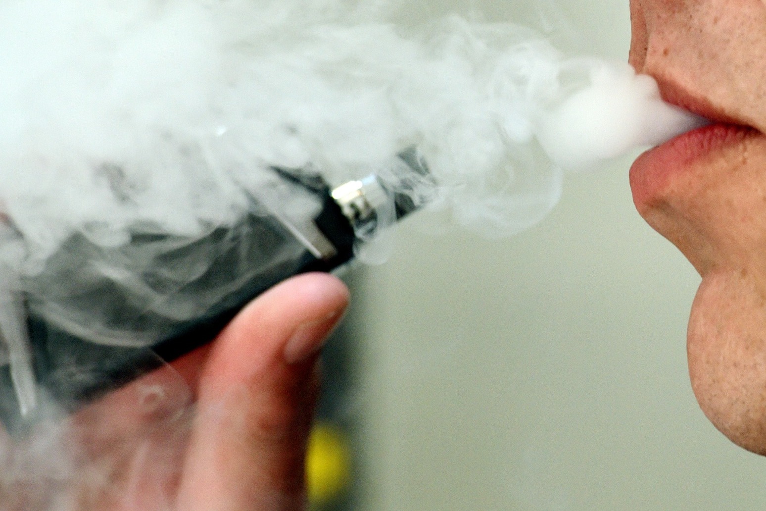 Ministers to crack down on vape advertising ‘targeted at children’ 