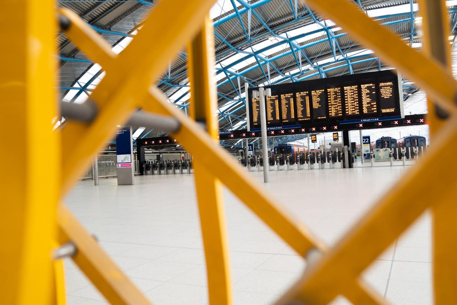 Aslef announces fresh overtime ban for train drivers in pay dispute 