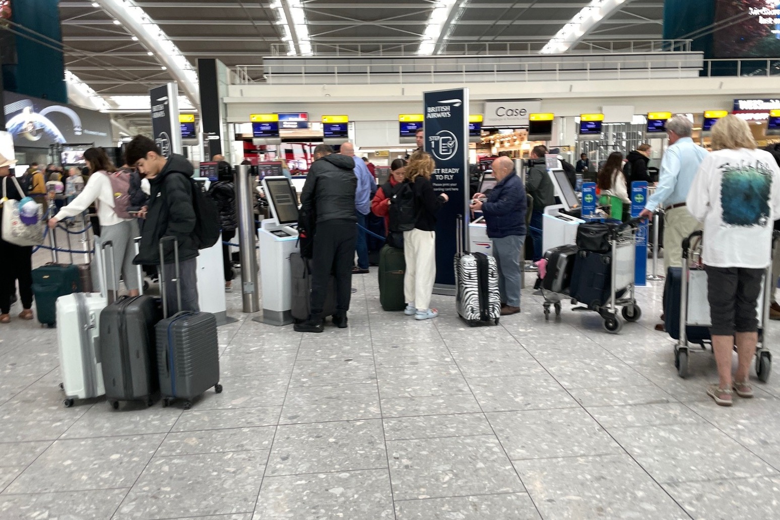 Large jump in Heathrow passenger numbers 