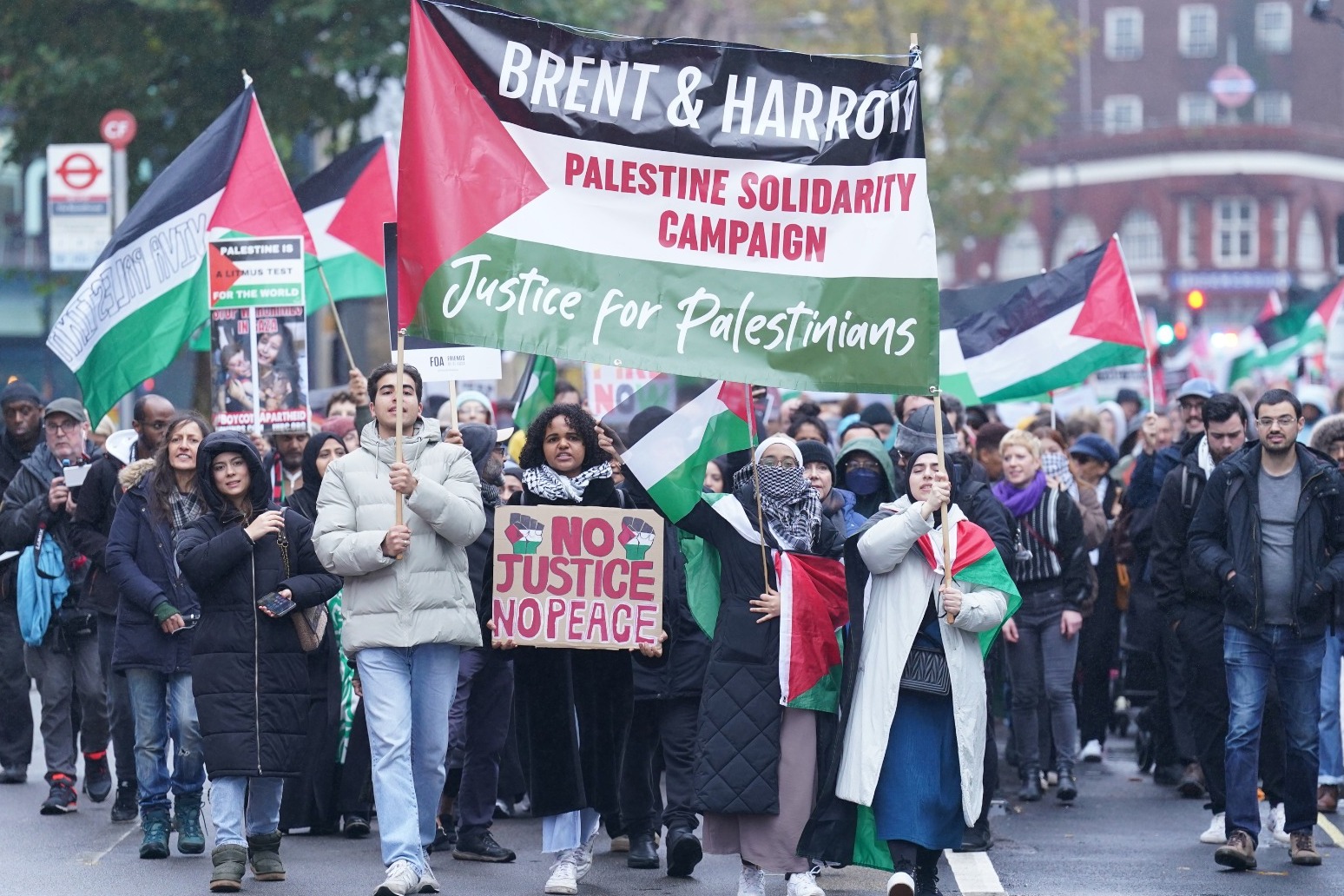 Pro-Palestinian protesters demand ceasefire outside Starmer’s constituency office 