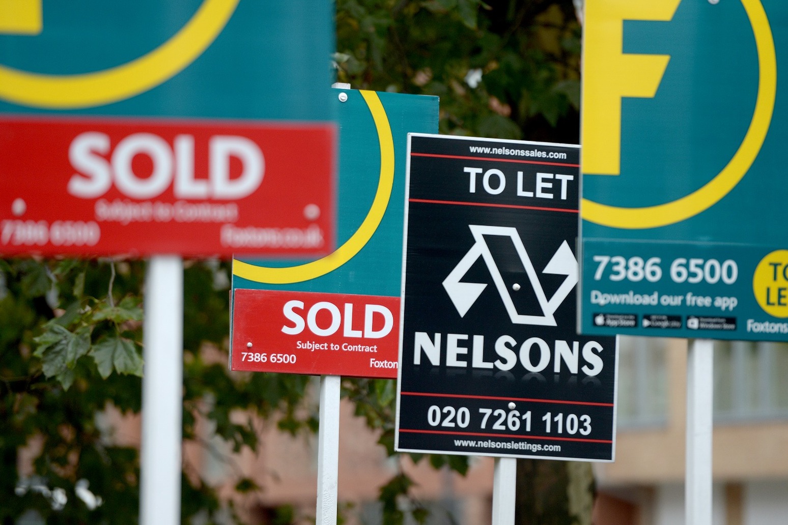 UK mortgage approvals increase after interest rates held at 5.25% 