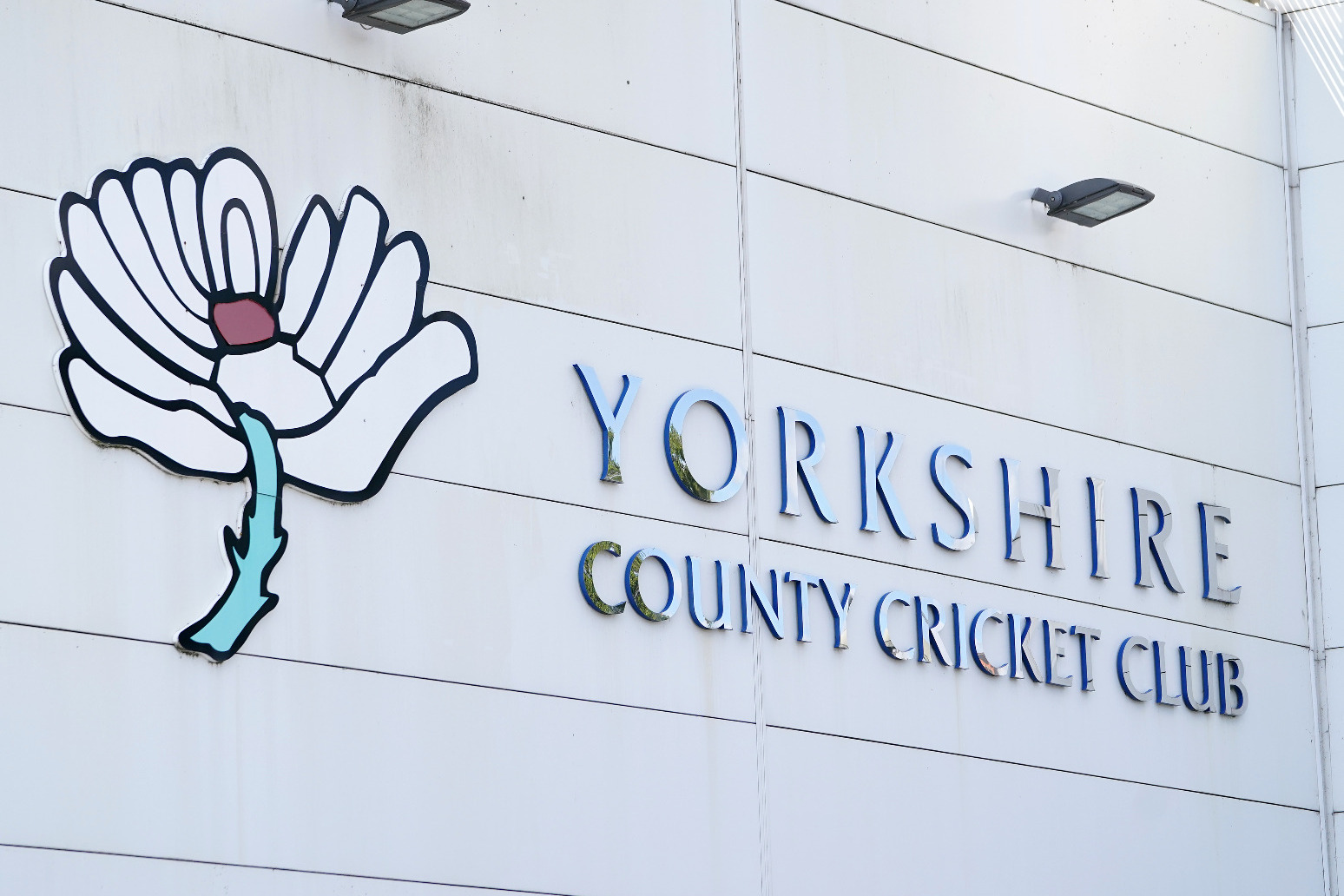 Colin Graves set for Yorkshire return as board ‘agrees to recommend’ loan offer 