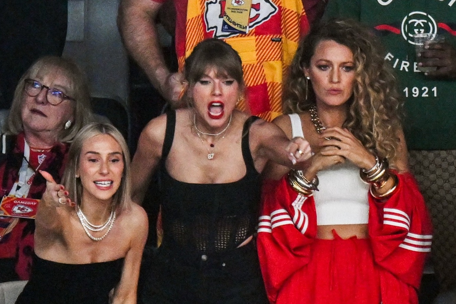 Taylor Swift among Super Bowl spectators 