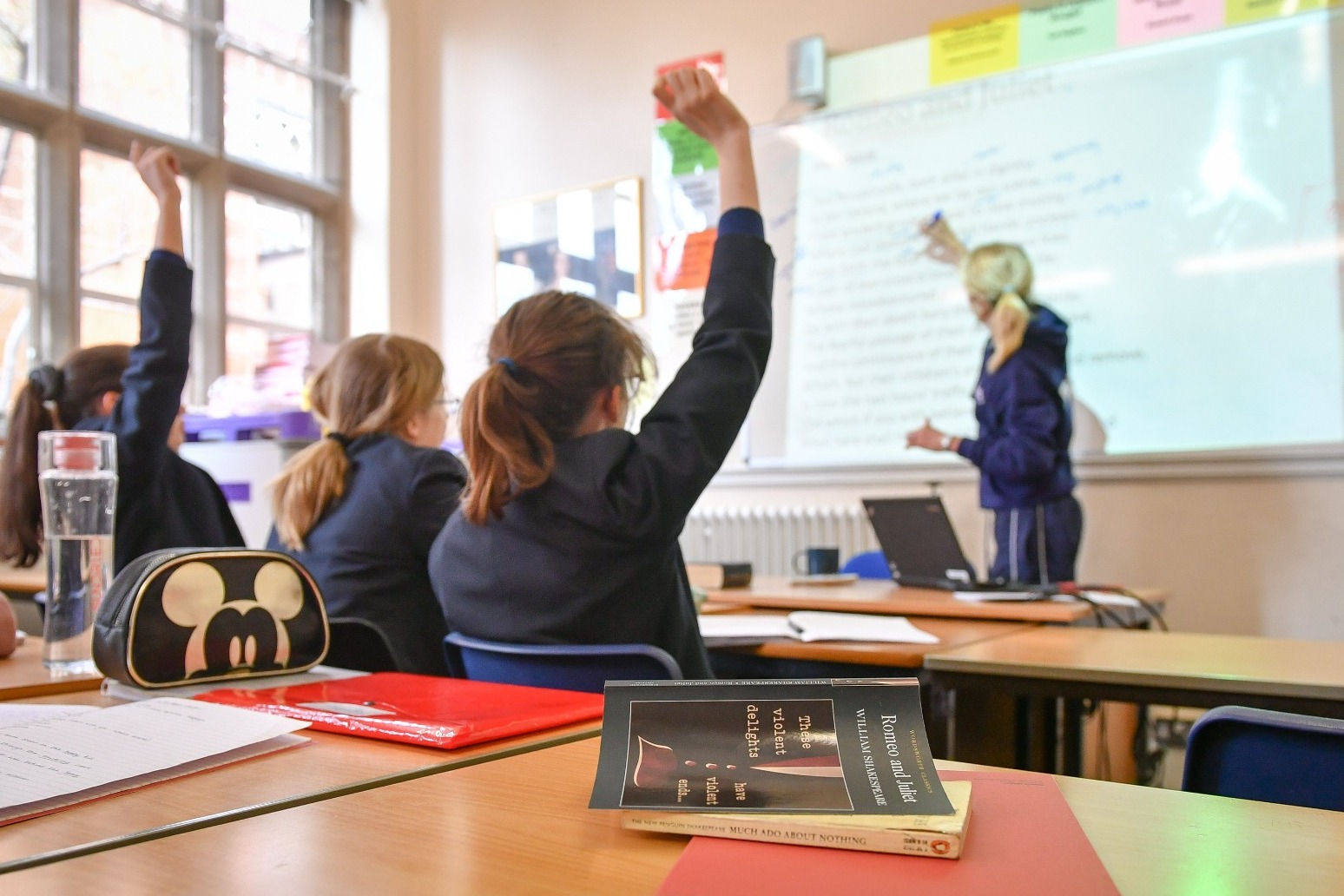 Disadvantaged pupils remain behind in maths 