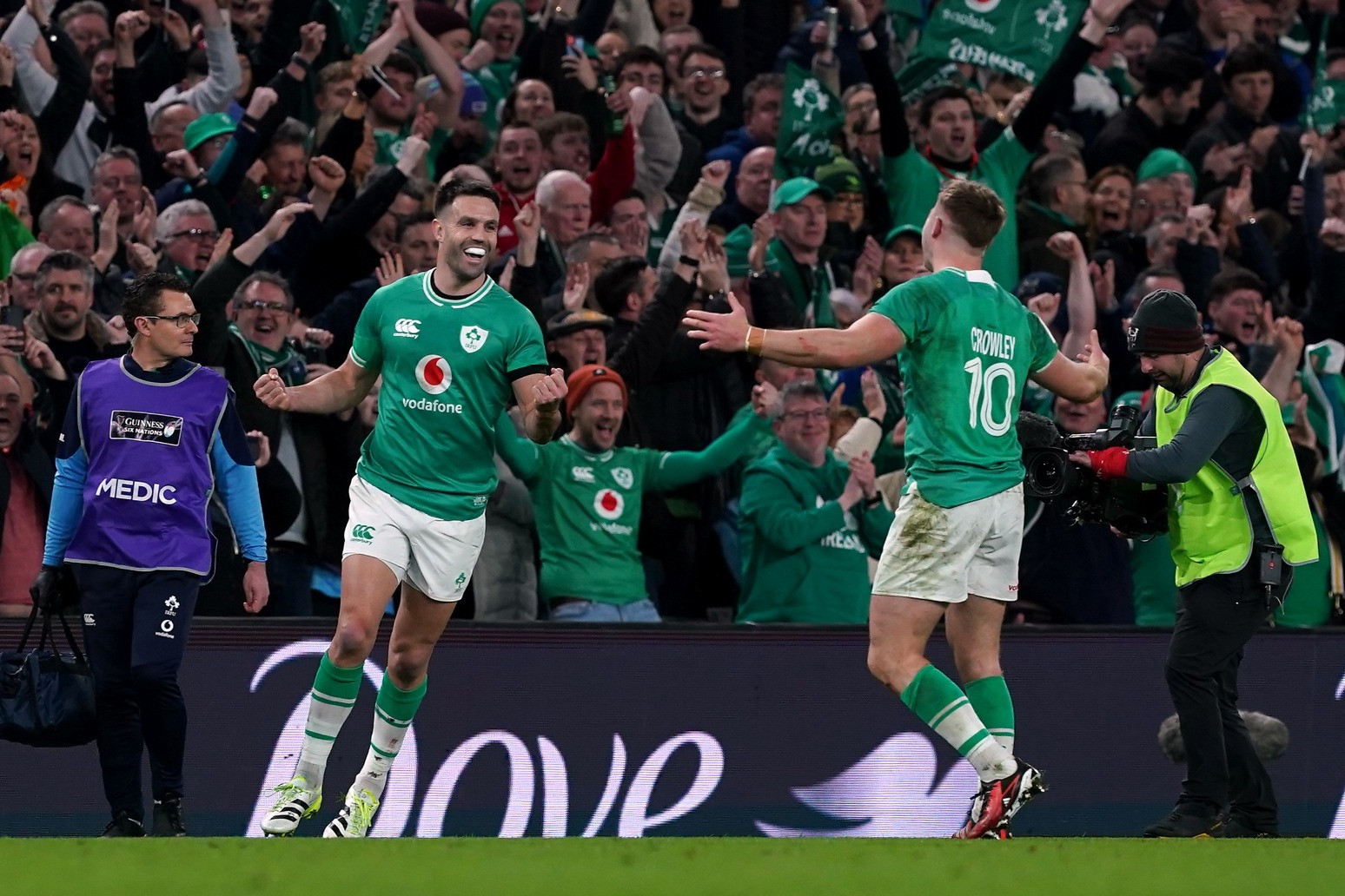 Ireland seal Six Nations crown 