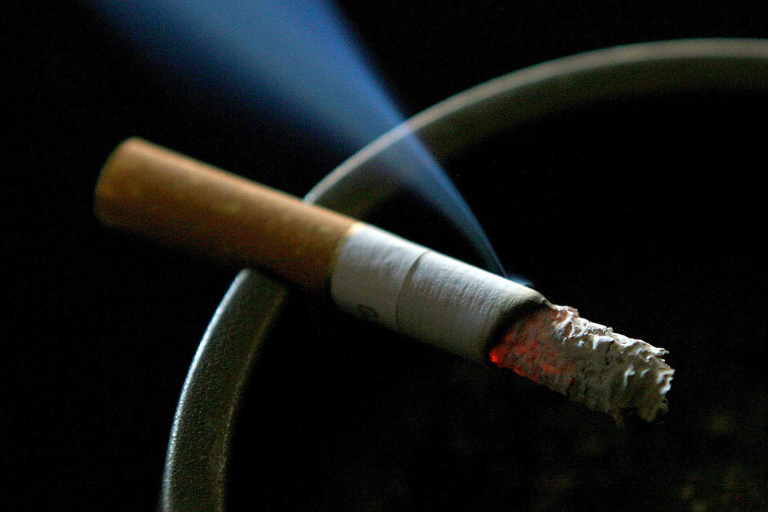 Rise in smoking levels in women under 45 
