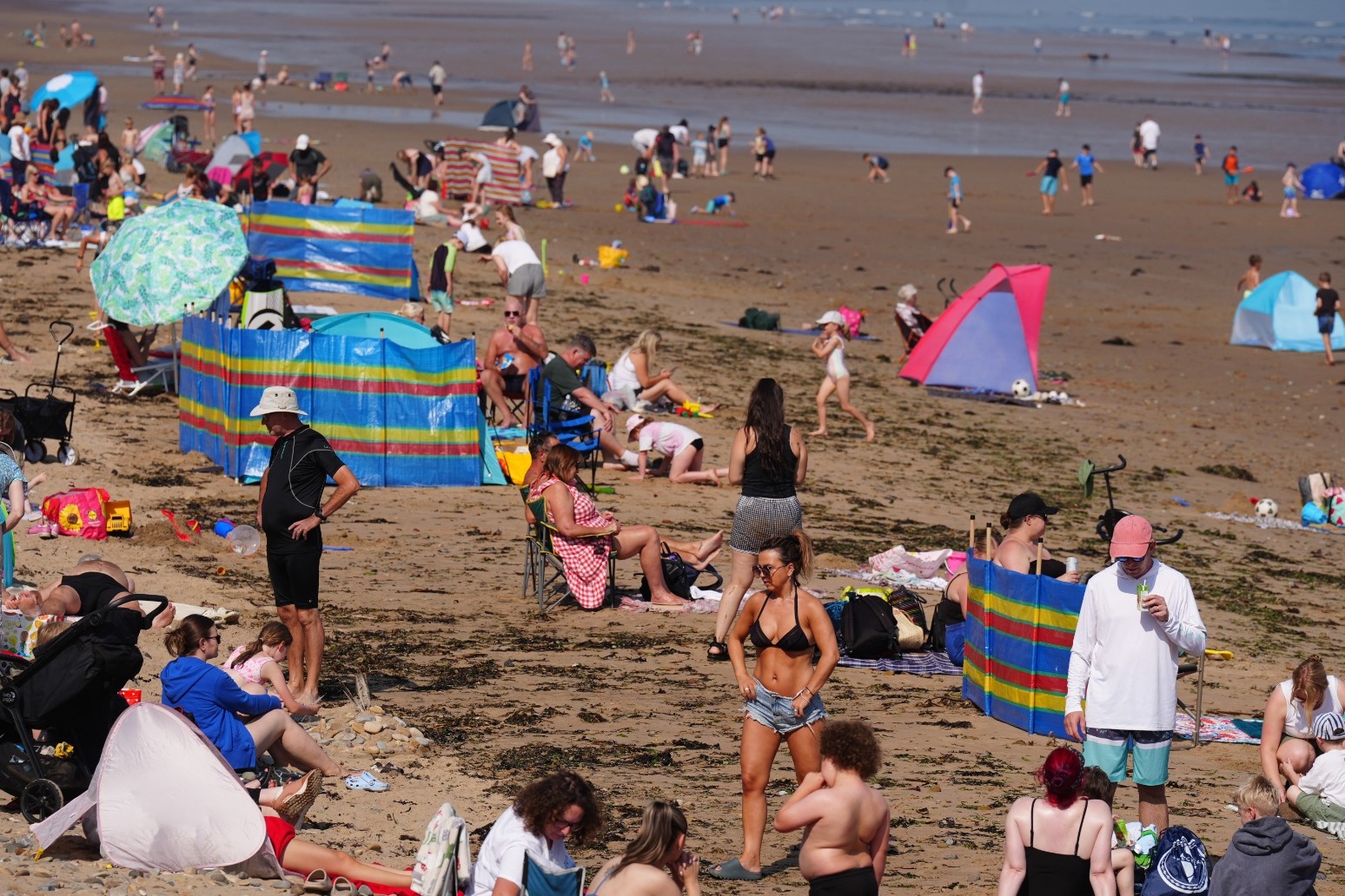 UK set to swelter in up to 38C as extreme heat warning expanded