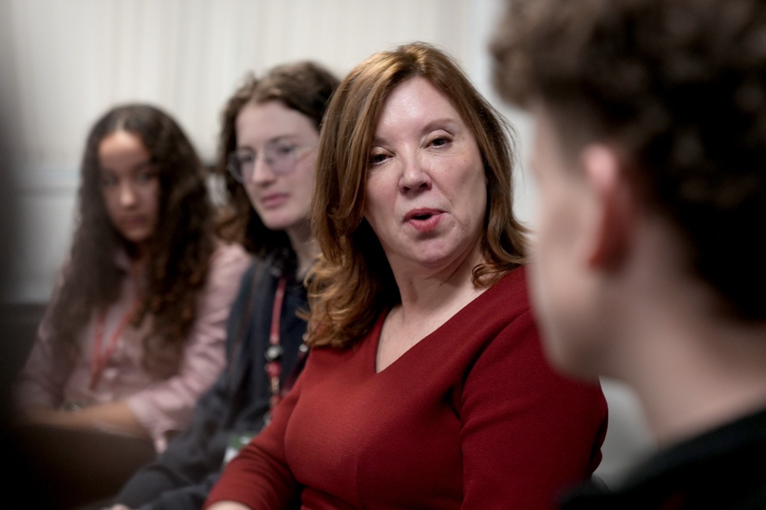 Children’s tsar urges parents to ditch their phones during festive family time