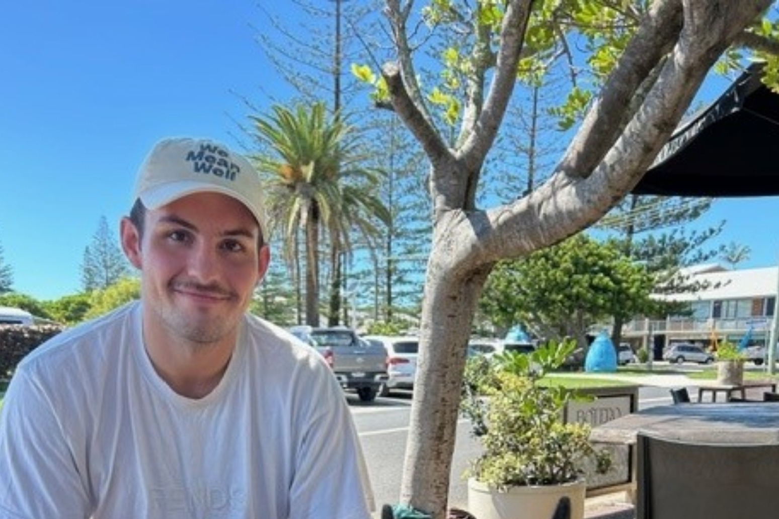 Injured police officer wakes from coma after Bondi terror attack 