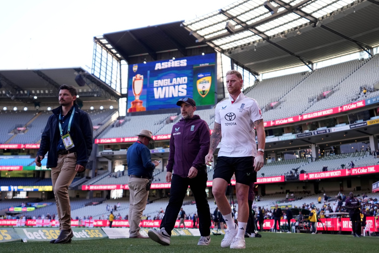England defeat Australia by four wickets in the Boxing Day Ashes Test