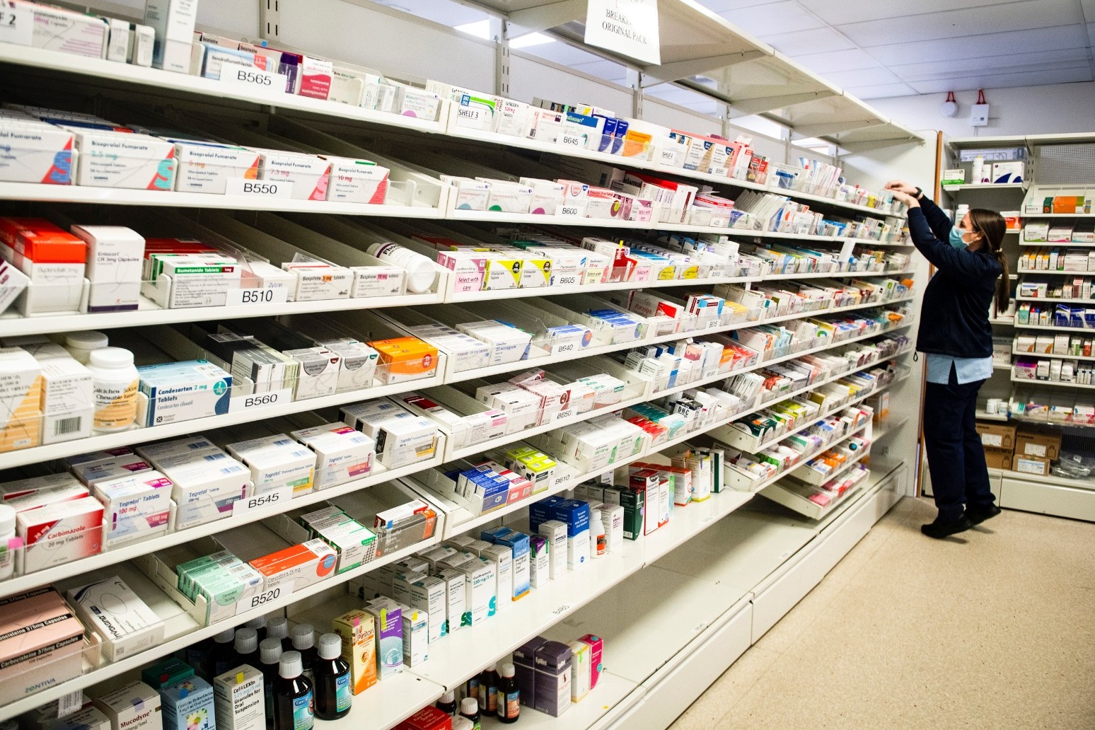 Gender-affirming hormone treatment for children halted by NHS 