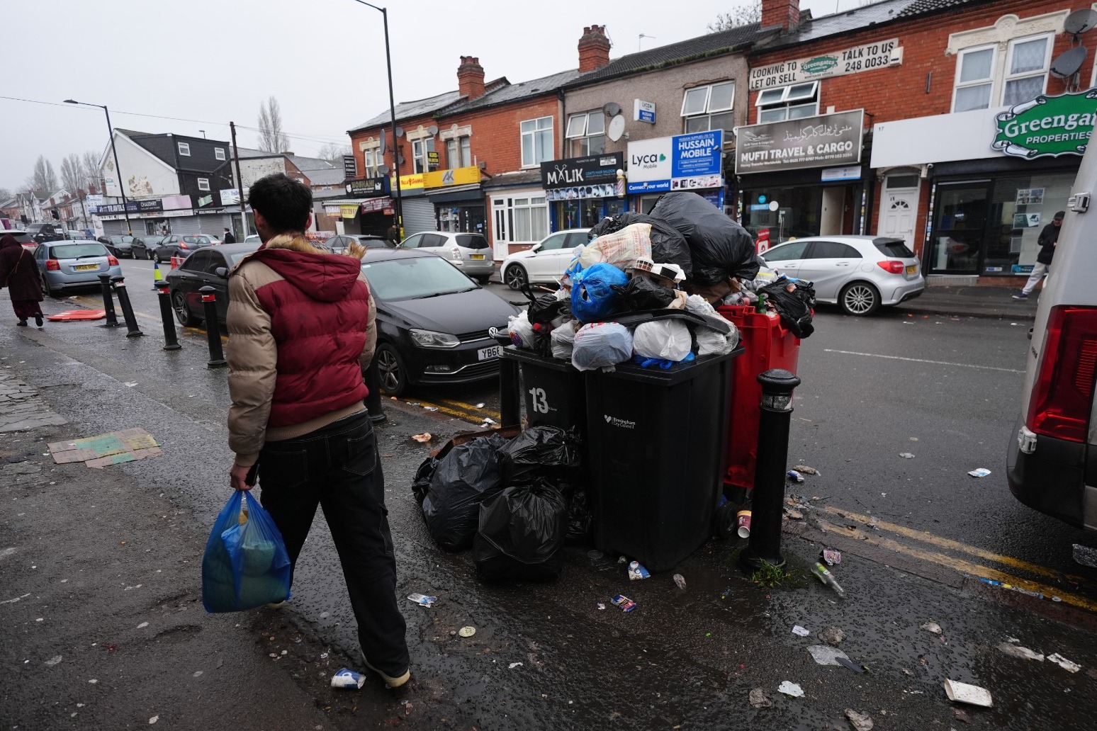 Deal ‘within sight’ to end Birmingham bin strike