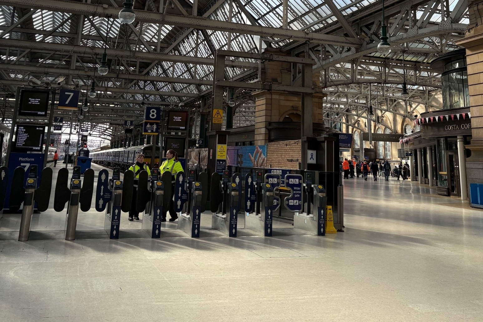 Glasgow Central station fully reopens more than a fortnight after nearby fire