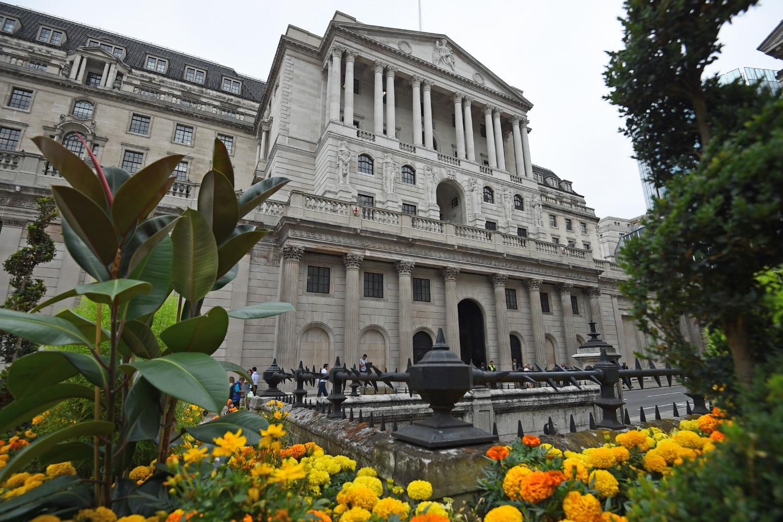 Bank holds UK interest rates at 3.75% and stands ‘ready to act’ over Iran war 