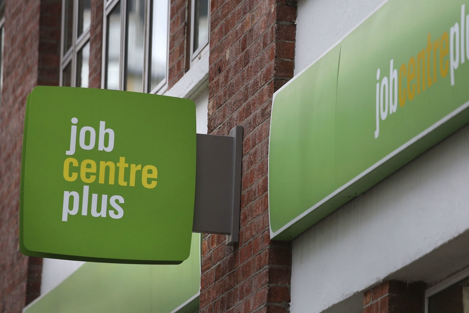 Jobless rate rises and vacancies slump to lowest level in five years – ONS