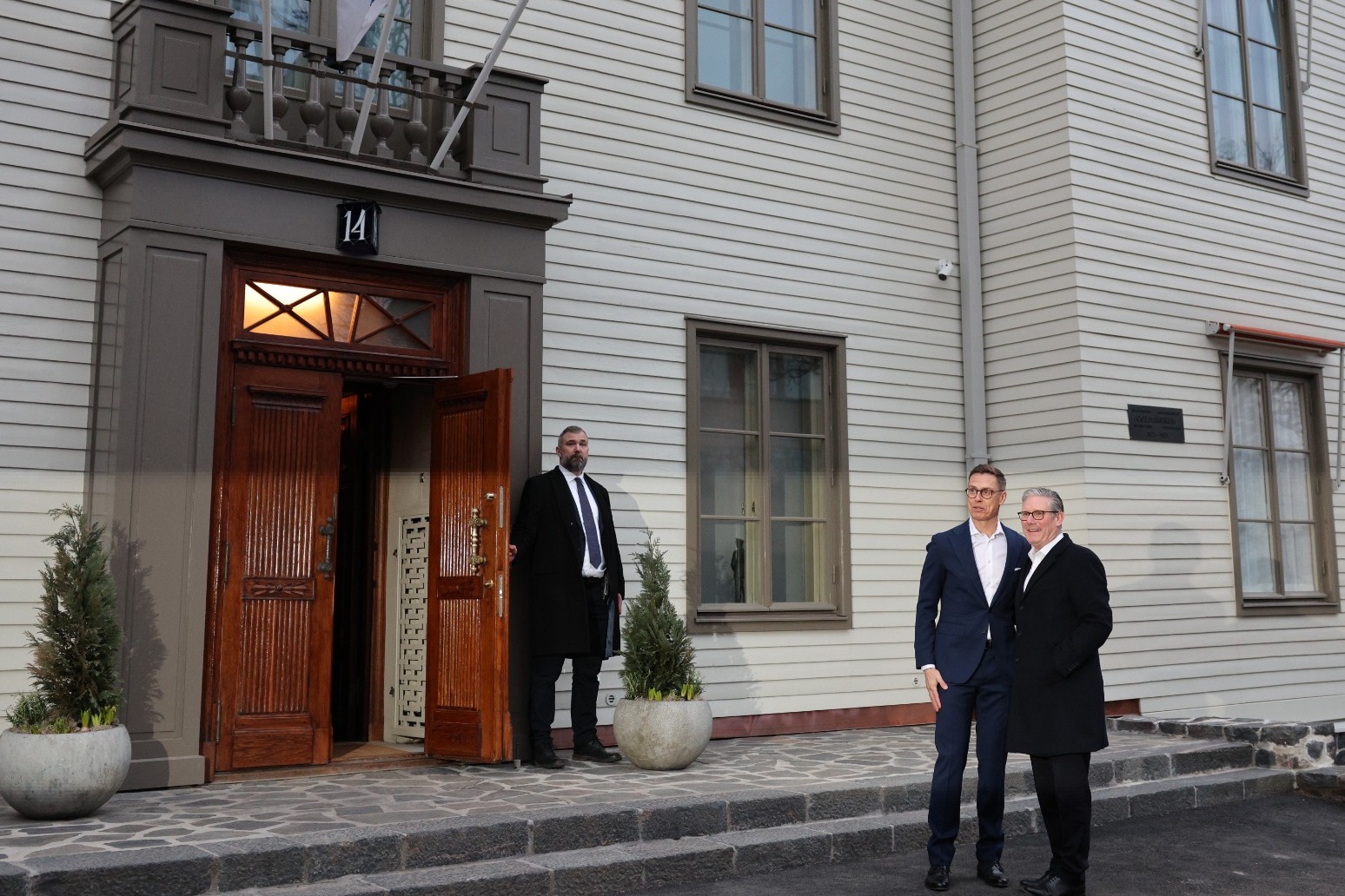 Keir Starmer warns against forgetting threat of Russia amid Iran conflict