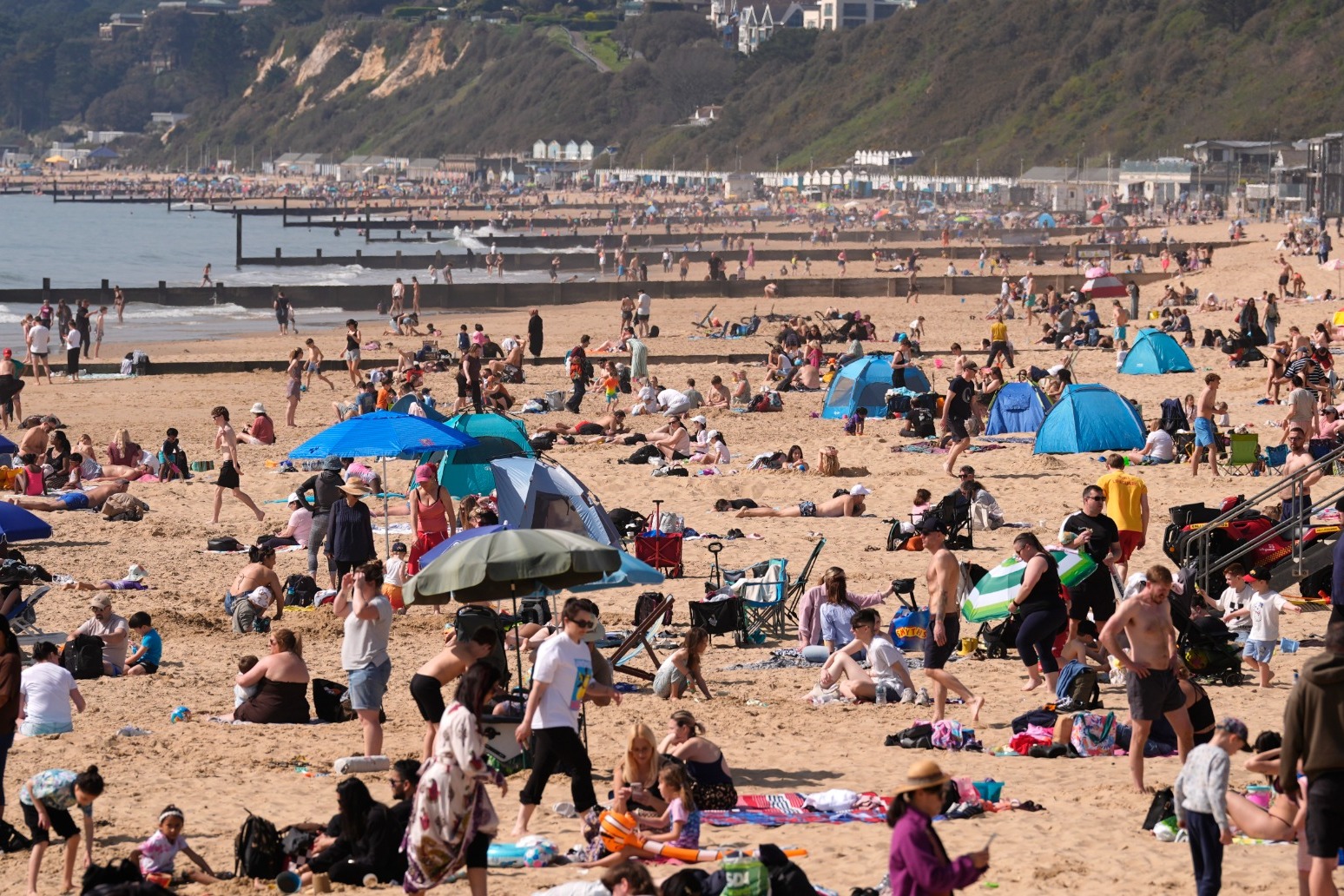 UK hits highest early April temperature in 80 years