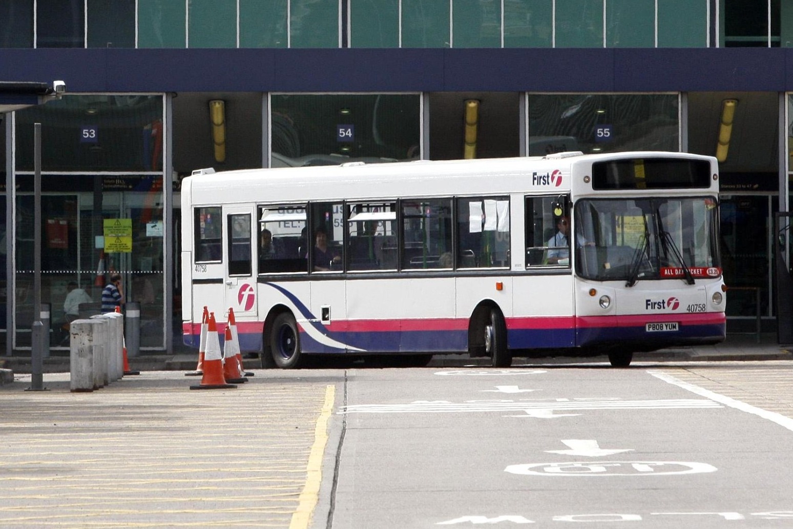 Playing music on buses without headphones could result in £100 fine 