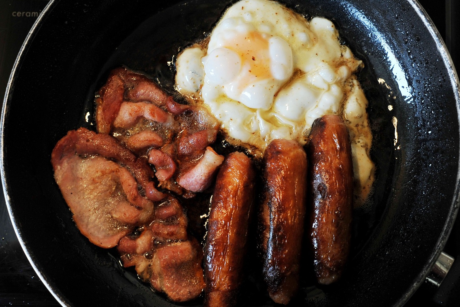Vulnerable people eating out ‘should avoid runny eggs’ amid salmonella outbreak