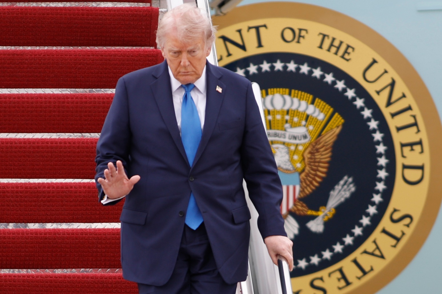 Donald Trump evacuated from dinner after shots fired in building