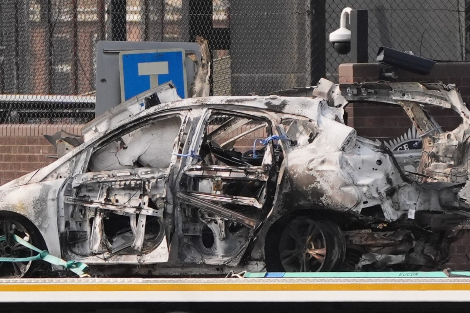 Car bomb attack on NI police station