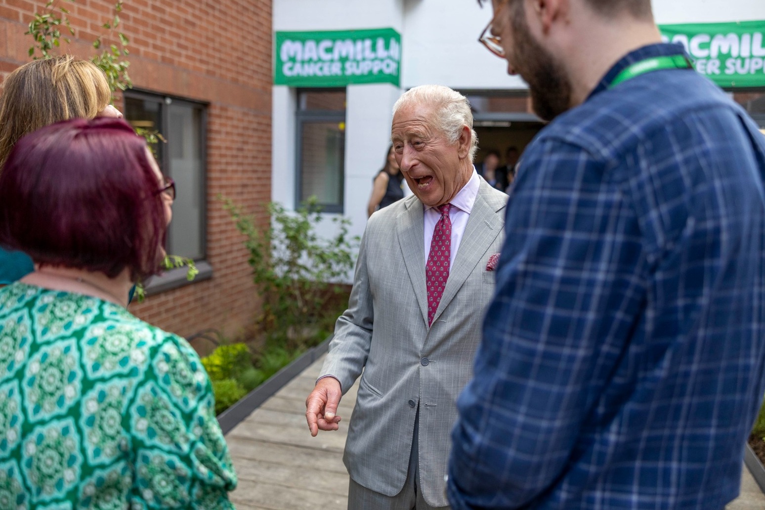 King has ‘instant bond’ with cancer patients during visit to new hospital centre