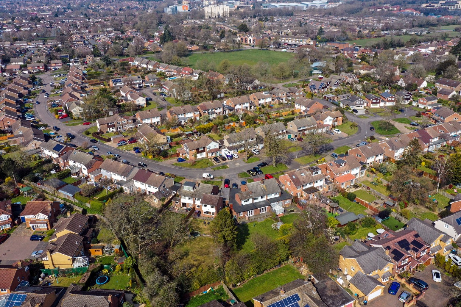 Home buyers and sellers set to save time and money under housing market shake-up 