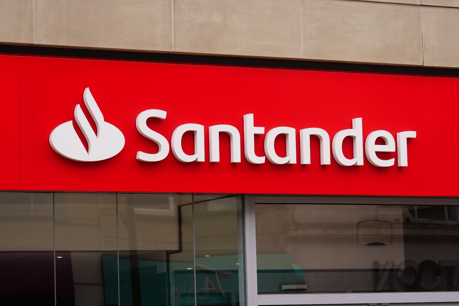 Santander vows not to shut more branches before 2028