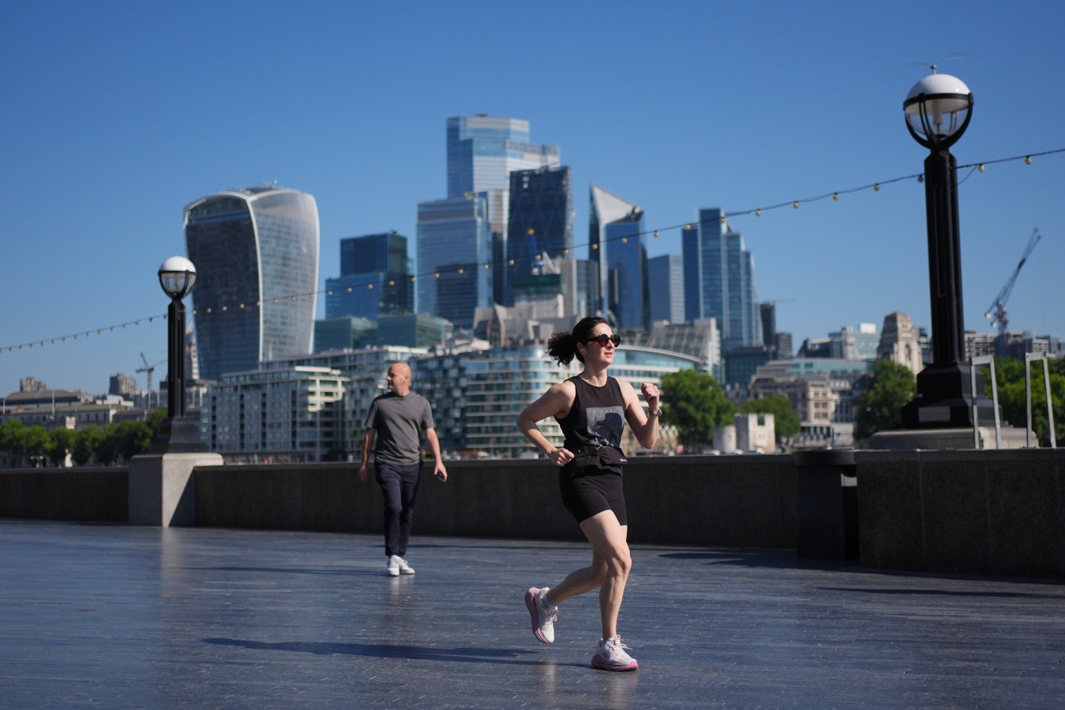 UK economy set for another quarter of growth as ‘big picture’ shows resilience
