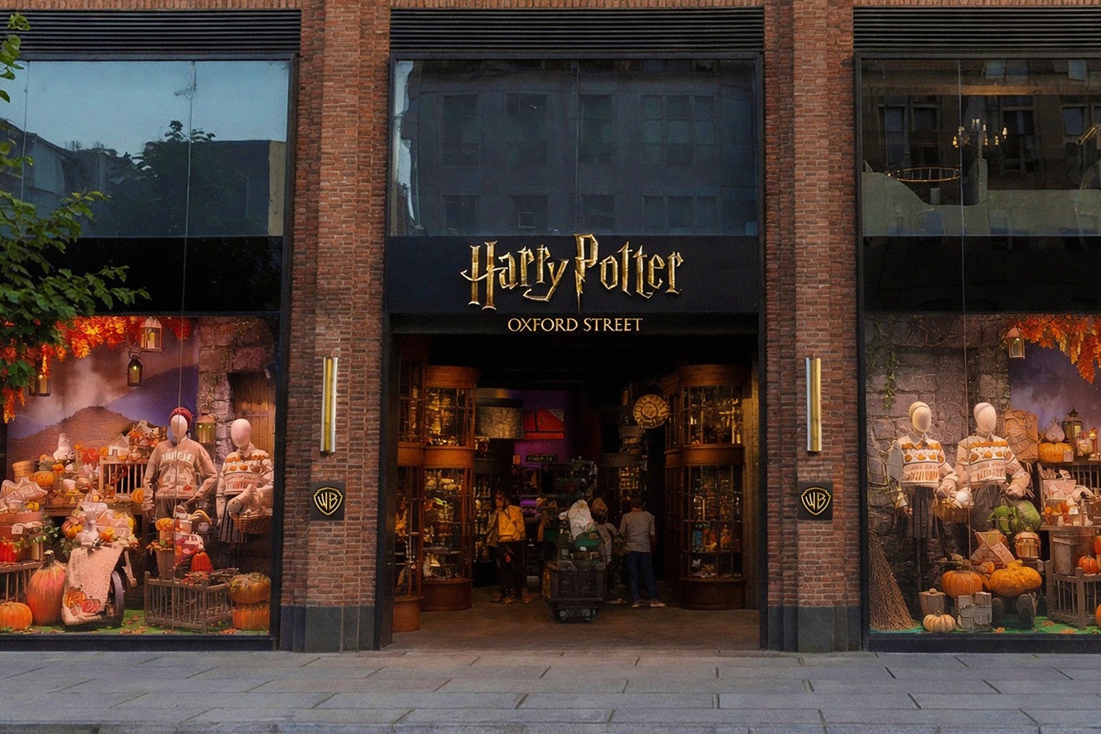 UK’s largest Harry Potter shop to open in central London 