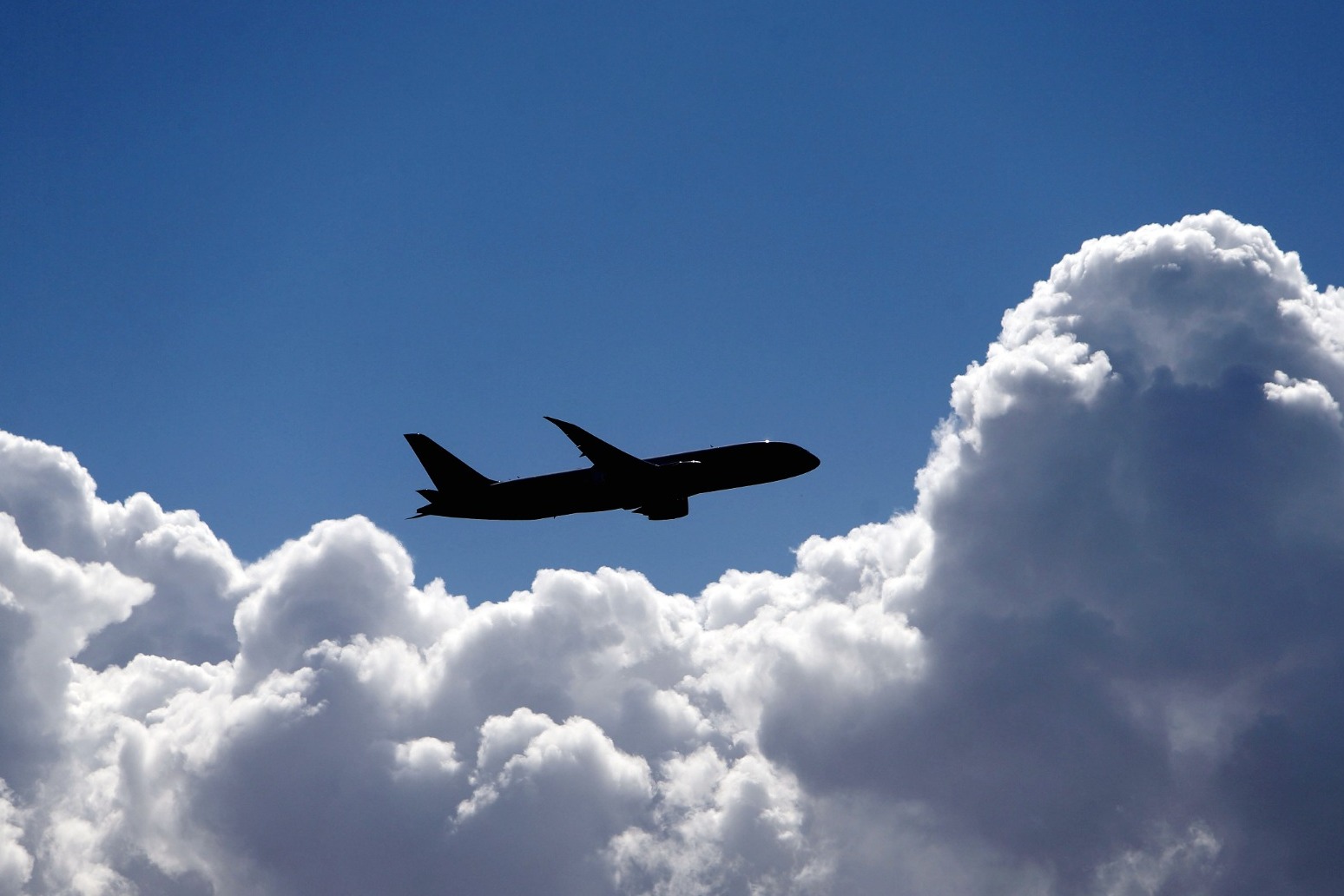 Heathrow’s third runway delayed until 2039