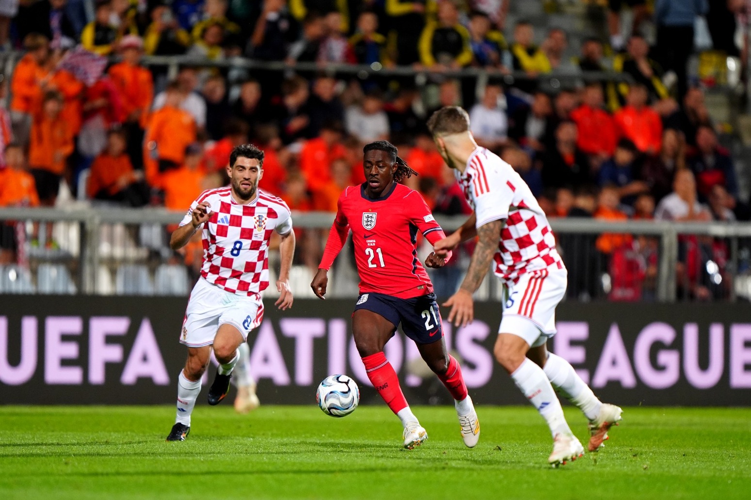 England in seventh heaven as they turn on style to crush shambolic Croatia