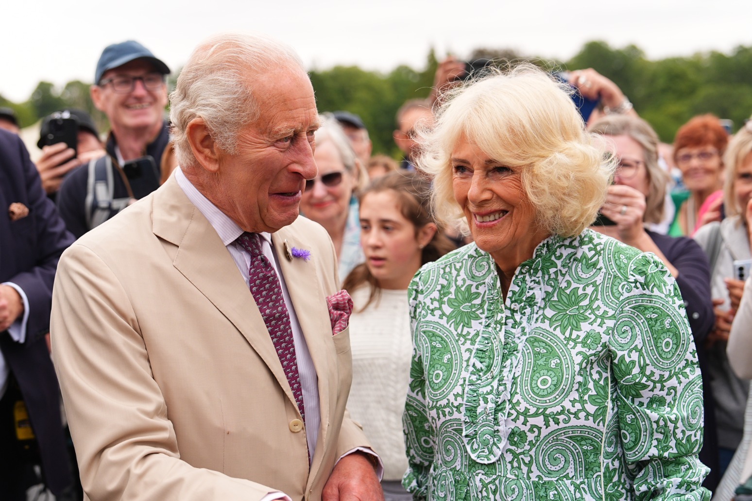 Queen says King loves biographies and will ‘roar with laughter’ while reading