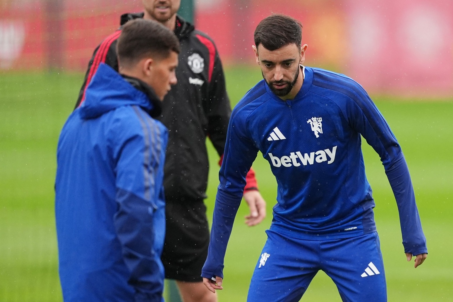 Lisandro Martinez and Marcus Rashford miss training before Man Utd head to Como
