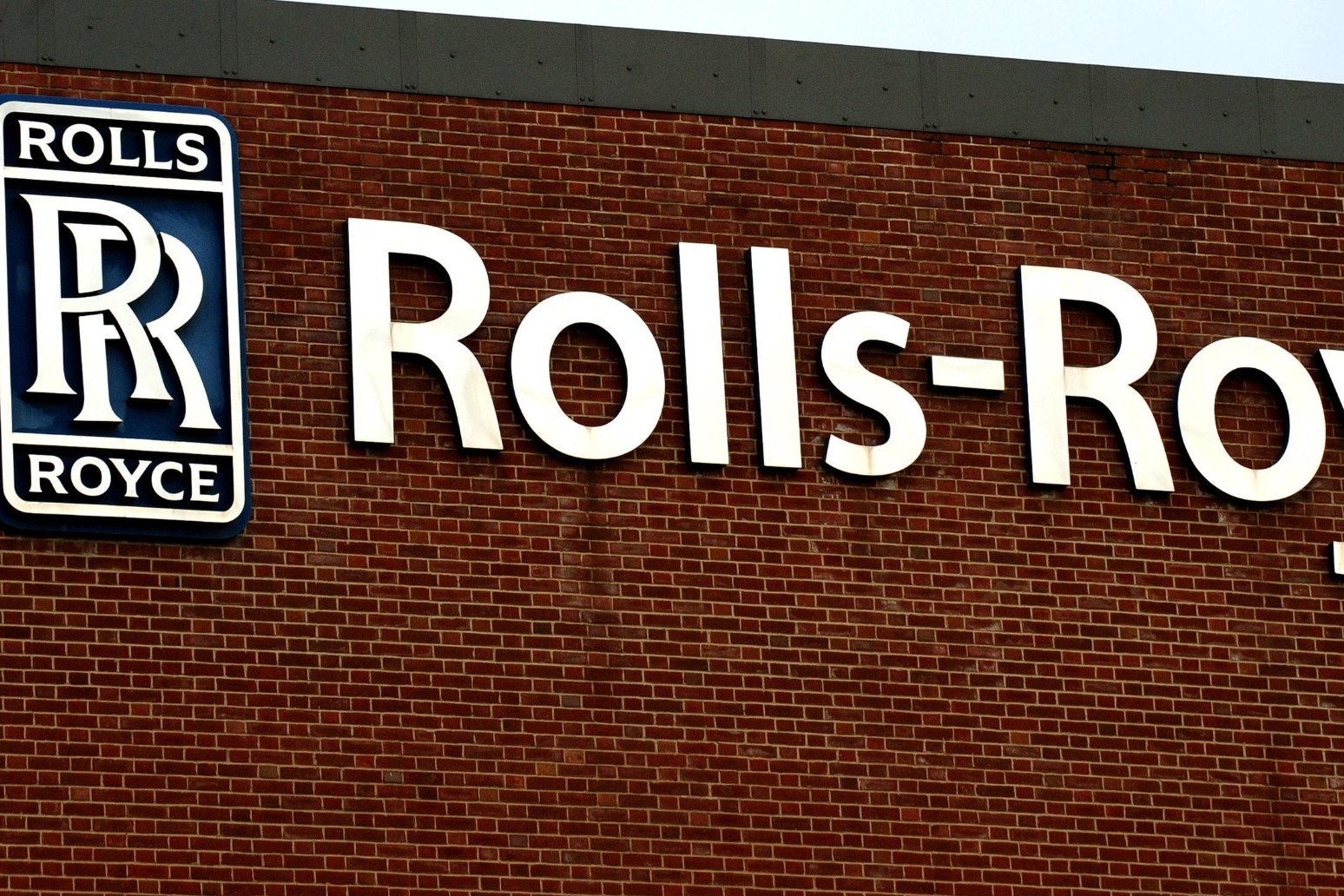 Rolls-Royce axing 9,000 jobs amid aviation crisis 