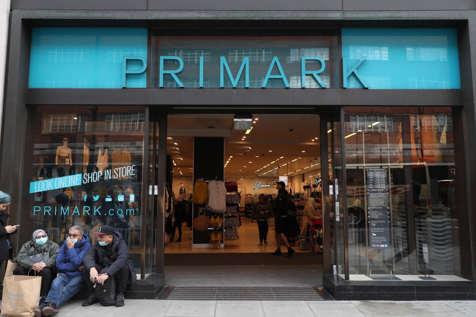 Primark to reopen all stores in England 
