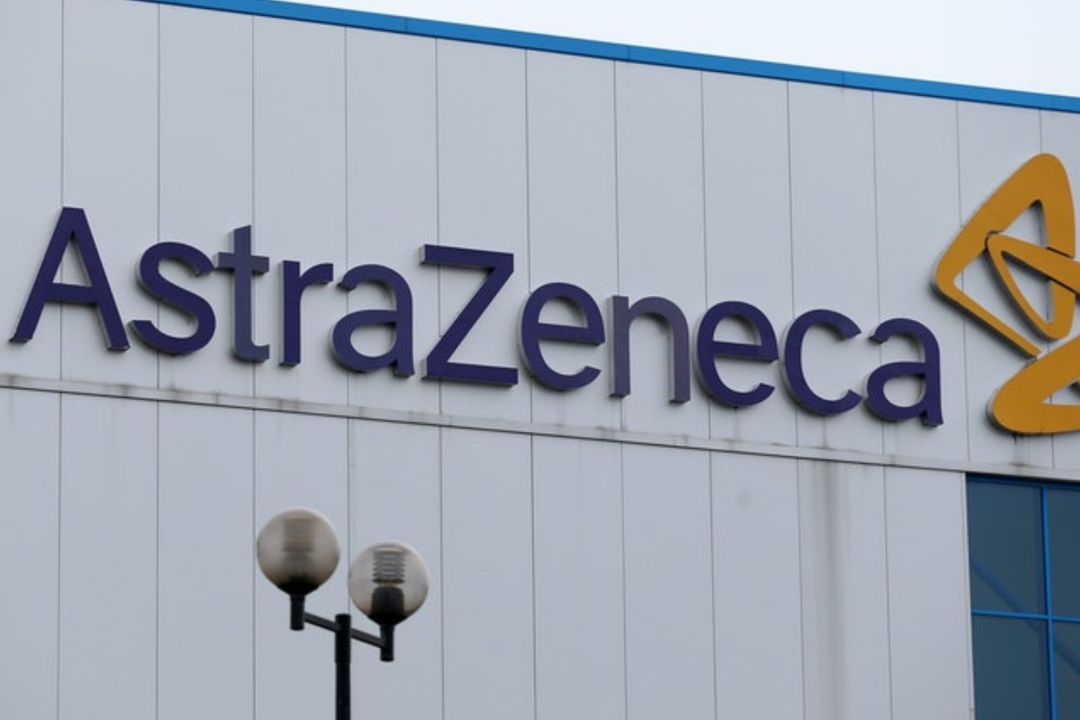 AstraZeneca gives first doses to patients in Covid-19 treatment trial 