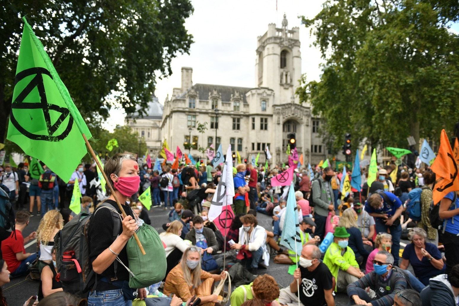 Arrests made after extinction rebellion protests 