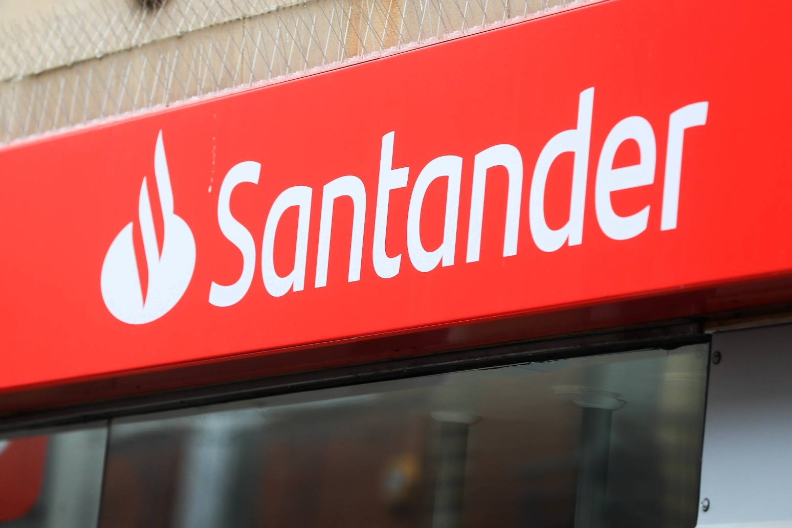 Santander fined £107.8m by finance watchdog over money laundering failings 