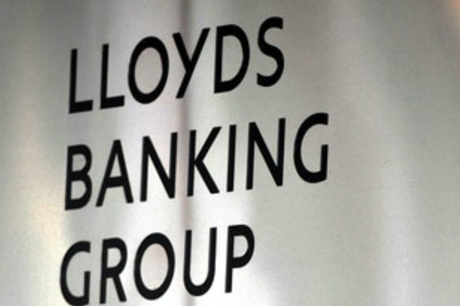 Lloyds Banking Group to cut another 1,070 jobs 