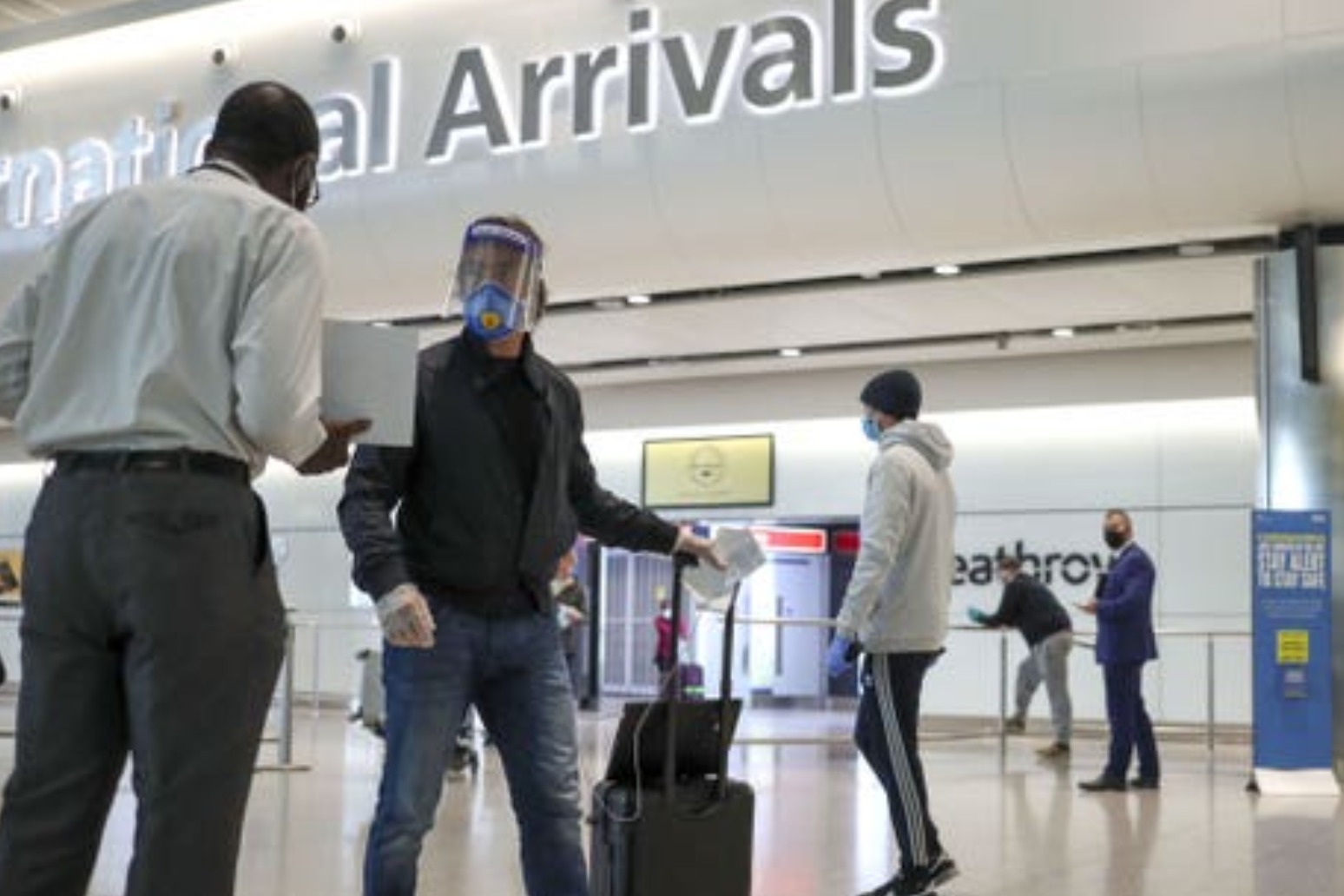 Threat of 10-year sentence for arrivals hiding high-risk travel criticised 