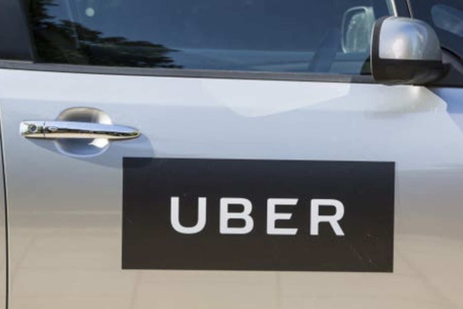 Uber loses court battle as Supreme Court rules drivers are workers 