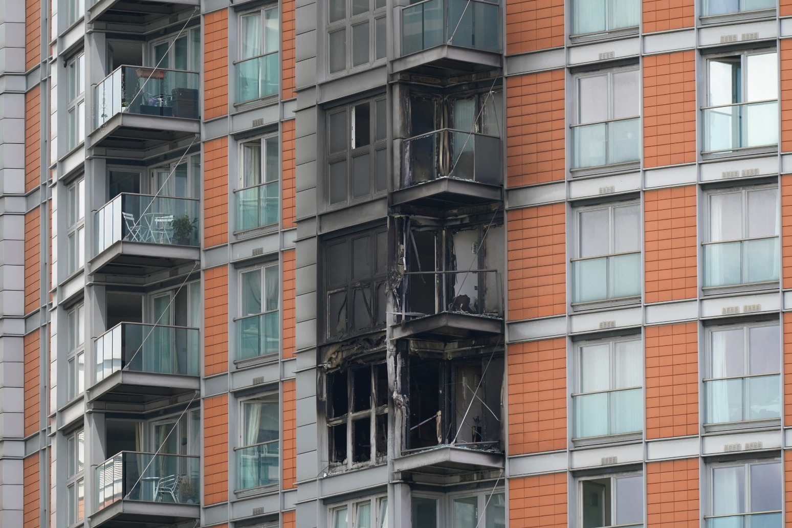 Smoke ventilation system failed as fire tore through block of flats – report 